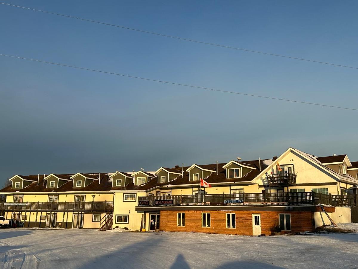 North Adventure Inn Cochrane Buitenkant foto