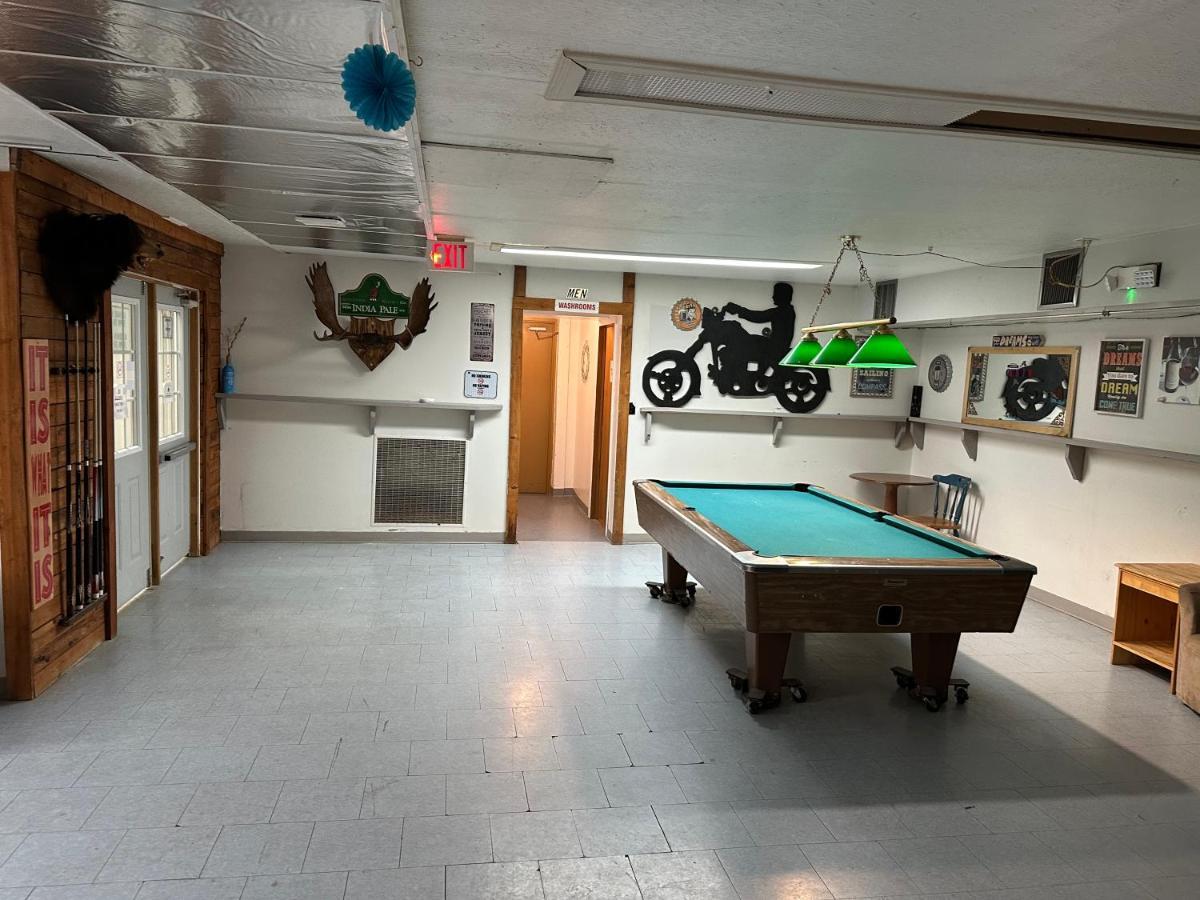 North Adventure Inn Cochrane Buitenkant foto