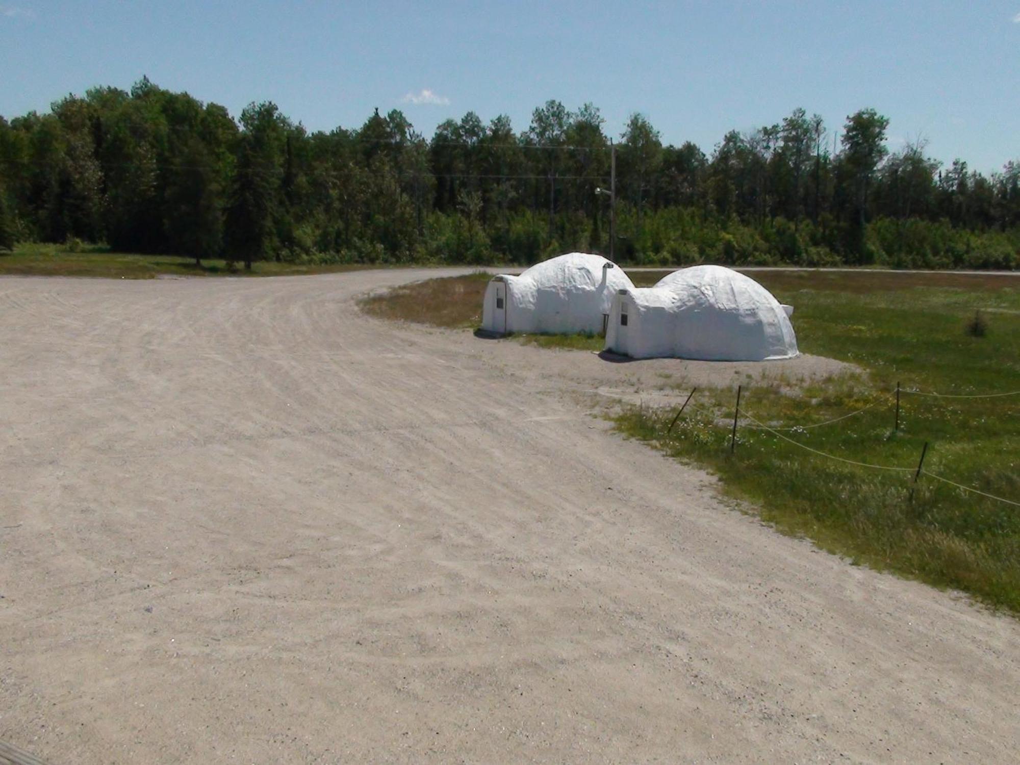 North Adventure Inn Cochrane Buitenkant foto