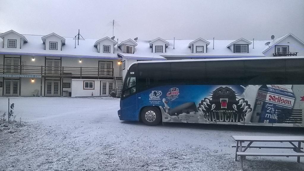 North Adventure Inn Cochrane Buitenkant foto